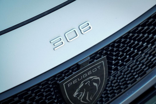 Peugeot 308 1.6 Plug-in Hybrid 225 GT / LED / 18'' / AGR / Winter / Elec Stoel / Alcantara / Massage / Camera