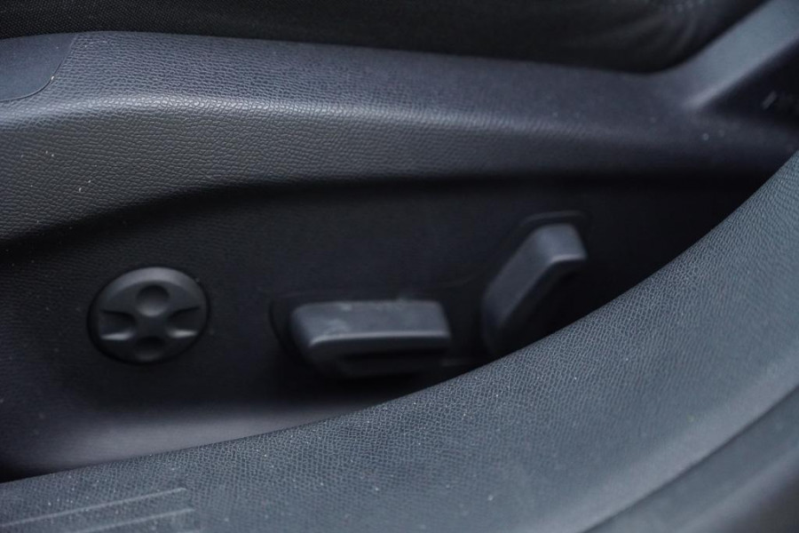 Peugeot 308 1.6 Plug-in Hybrid 225 GT / LED / 18'' / AGR / Winter / Elec Stoel / Alcantara / Massage / Camera