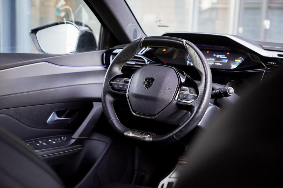 Peugeot 308 1.6 Plug-in Hybrid 225 GT / LED / 18'' / AGR / Winter / Elec Stoel / Alcantara / Massage / Camera