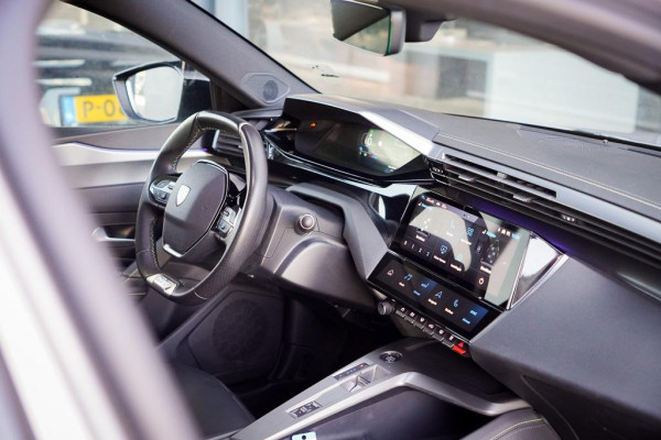 Peugeot 308 1.6 Plug-in Hybrid 225 GT / LED / 18'' / AGR / Winter / Elec Stoel / Alcantara / Massage / Camera