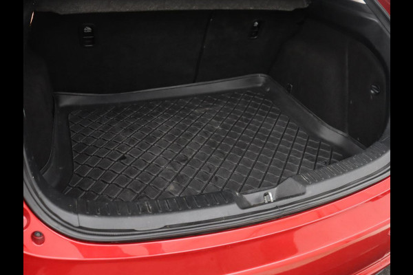 Mazda 3 2.0 SkyActiv-G 120 SkyLease+ | Stoel & stuurverwarming | Head-Up | Trekhaak | Camera | Navigatie | Full LED | Parkeerhulp | Climate control | Bluetooth | DAB | Cruise control | 103.800km NAP