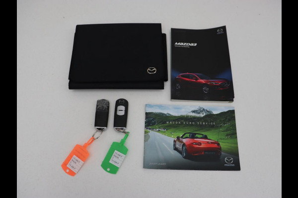 Mazda 3 2.0 SkyActiv-G 120 SkyLease+ | Stoel & stuurverwarming | Head-Up | Trekhaak | Camera | Navigatie | Full LED | Parkeerhulp | Climate control | Bluetooth | DAB | Cruise control | 103.800km NAP