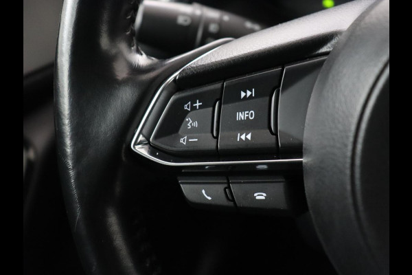 Mazda 3 2.0 SkyActiv-G 120 SkyLease+ | Stoel & stuurverwarming | Head-Up | Trekhaak | Camera | Navigatie | Full LED | Parkeerhulp | Climate control | Bluetooth | DAB | Cruise control | 103.800km NAP