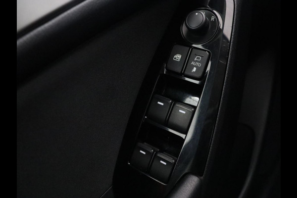 Mazda 3 2.0 SkyActiv-G 120 SkyLease+ | Stoel & stuurverwarming | Head-Up | Trekhaak | Camera | Navigatie | Full LED | Parkeerhulp | Climate control | Bluetooth | DAB | Cruise control | 103.800km NAP