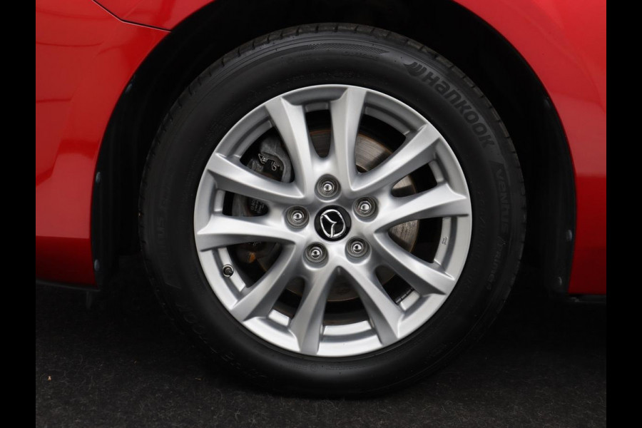 Mazda 3 2.0 SkyActiv-G 120 SkyLease+ | Stoel & stuurverwarming | Head-Up | Trekhaak | Camera | Navigatie | Full LED | Parkeerhulp | Climate control | Bluetooth | DAB | Cruise control | 103.800km NAP