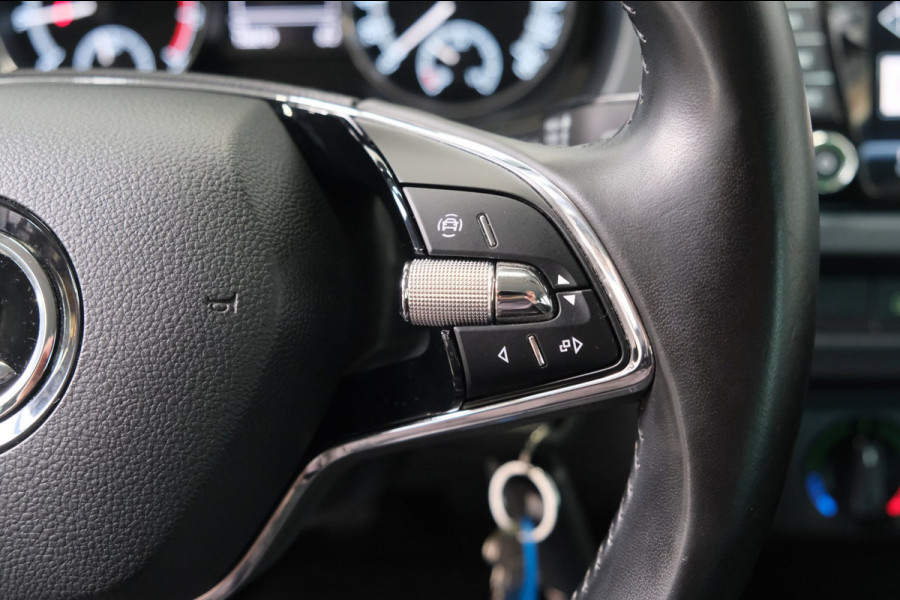 Škoda Fabia Combi 1.0 TSI Ambition - N.A.P. Airco, Carplay, Crusie, Navi, PDC, Trekhaak.