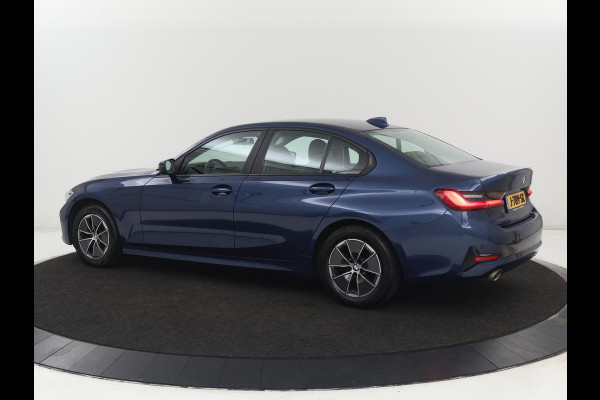 BMW 3-serie 320i Executive Edition | Sportstoelen | Carplay | Live Cockpit | Half leder | Navigatie | Full LED | Climate control | Parkeerhulp | Cruise control | Bluetooth
