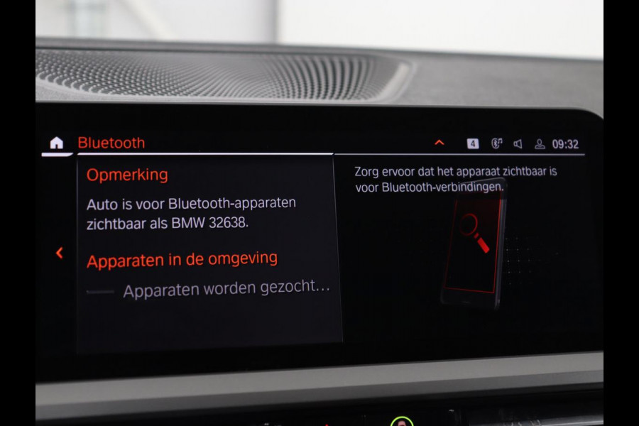 BMW 3-serie 320i Executive Edition | Sportstoelen | Carplay | Live Cockpit | Half leder | Navigatie | Full LED | Climate control | Parkeerhulp | Cruise control | Bluetooth