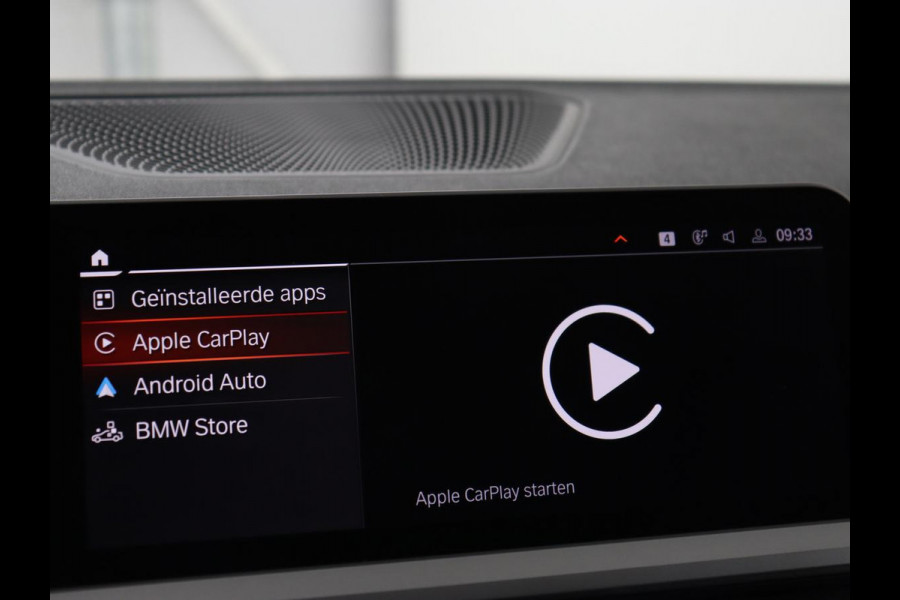 BMW 3-serie 320i Executive Edition | Sportstoelen | Carplay | Live Cockpit | Half leder | Navigatie | Full LED | Climate control | Parkeerhulp | Cruise control | Bluetooth