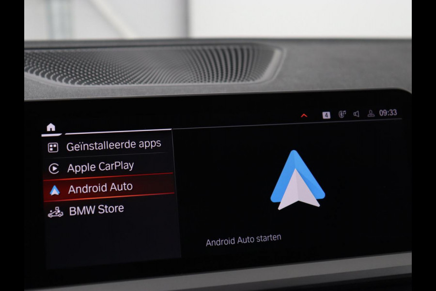 BMW 3-serie 320i Executive Edition | Sportstoelen | Carplay | Live Cockpit | Half leder | Navigatie | Full LED | Climate control | Parkeerhulp | Cruise control | Bluetooth