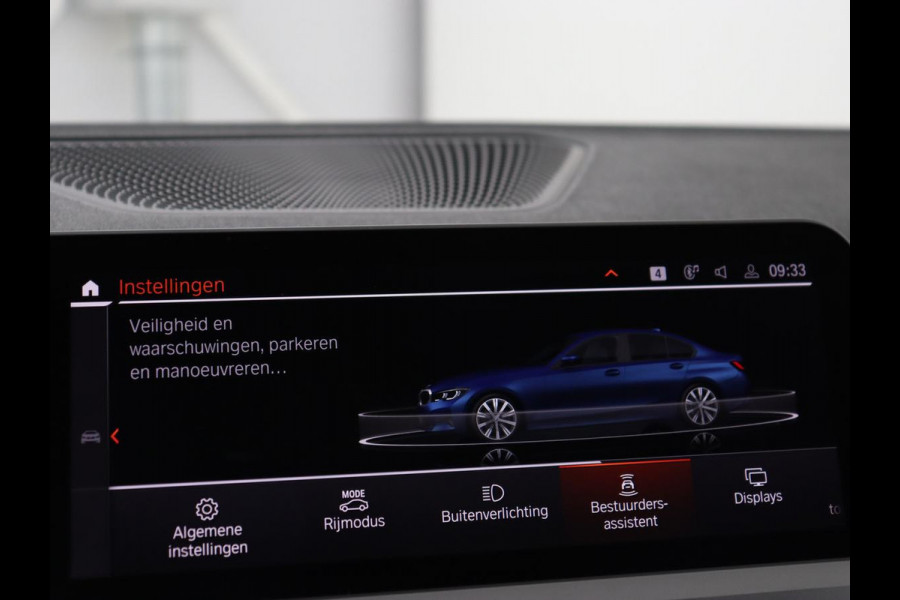BMW 3-serie 320i Executive Edition | Sportstoelen | Carplay | Live Cockpit | Half leder | Navigatie | Full LED | Climate control | Parkeerhulp | Cruise control | Bluetooth