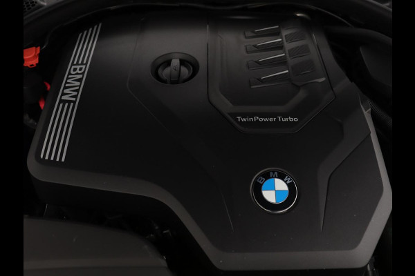 BMW 3-serie 320i Executive Edition | Sportstoelen | Carplay | Live Cockpit | Half leder | Navigatie | Full LED | Climate control | Parkeerhulp | Cruise control | Bluetooth