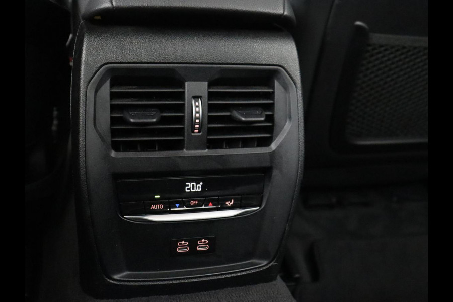 BMW 3-serie 320i Executive Edition | Sportstoelen | Carplay | Live Cockpit | Half leder | Navigatie | Full LED | Climate control | Parkeerhulp | Cruise control | Bluetooth