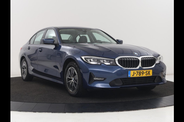 BMW 3-serie 320i Executive Edition | Sportstoelen | Carplay | Live Cockpit | Half leder | Navigatie | Full LED | Climate control | Parkeerhulp | Cruise control | Bluetooth