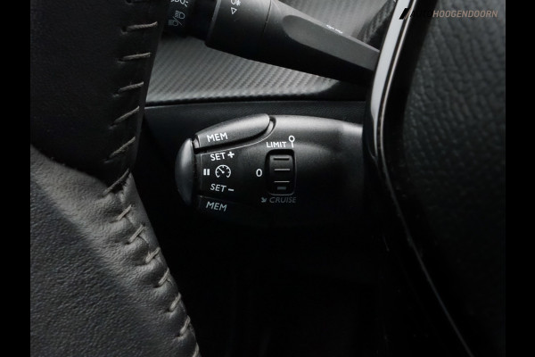 Peugeot 2008 1.2 PureTech Active Pack Luxe (APPLE CARPLAY,CRUISE,PARKEERSENSOREN,LM-VELGEN,COMFORT-STOELEN,LED,TOPCONDITIE)