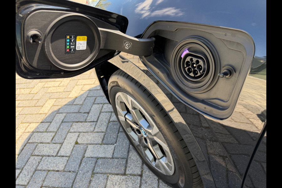 BMW X1 XDrive25e, NAP, 4WD, M-Sport, Leder, Pano, Trekhaak, CarPlay