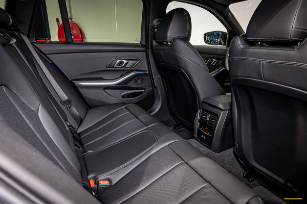 BMW 3 Serie Touring 330e|M-sport|Cam|Leder|Garantie|StoelVerw