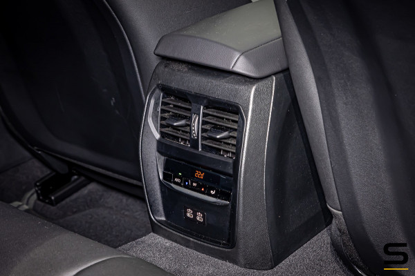 BMW 3 Serie Touring 330e|M-sport|Cam|Leder|Garantie|StoelVerw