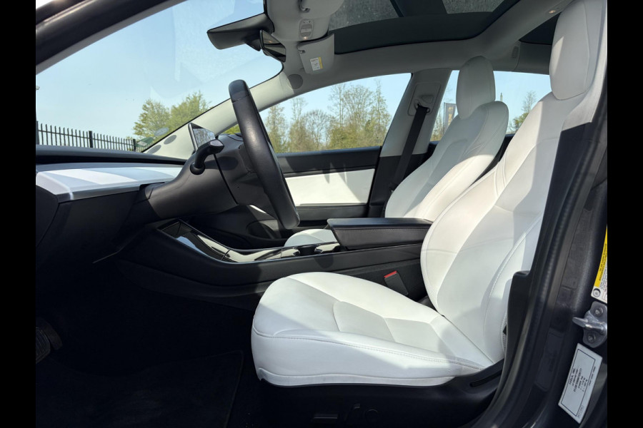 Tesla Model 3 Long Range AWD 75 kWh 2e Eigenaar,Autopilot,Panodak,Leder,360 Camera,Adaptive Cruise,NL Auto,N.A.P,Extra zomer banden,APK tot 09-2027