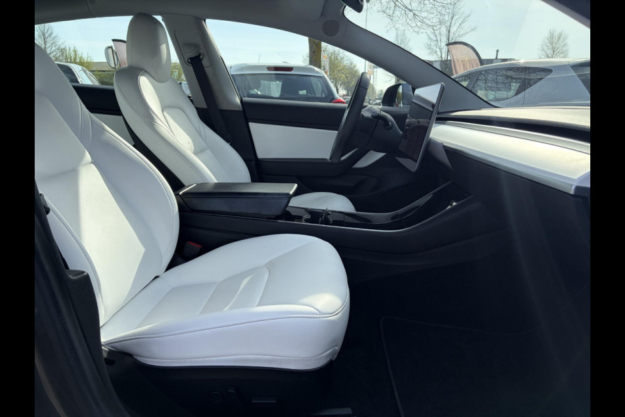 Tesla Model 3 Long Range AWD 75 kWh 2e Eigenaar,Autopilot,Panodak,Leder,360 Camera,Adaptive Cruise,NL Auto,N.A.P,Extra zomer banden,APK tot 09-2027