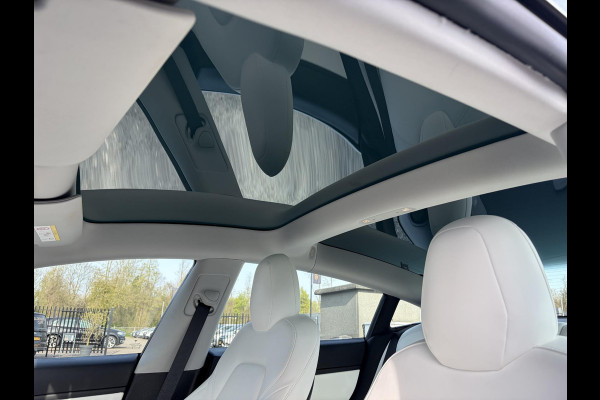 Tesla Model 3 Long Range AWD 75 kWh 2e Eigenaar,Autopilot,Panodak,Leder,360 Camera,Adaptive Cruise,NL Auto,N.A.P,Extra zomer banden,APK tot 09-2027