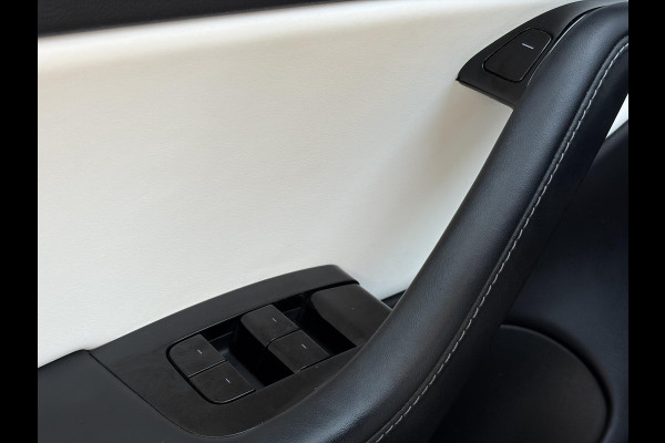 Tesla Model 3 Long Range AWD 75 kWh 2e Eigenaar,Autopilot,Panodak,Leder,360 Camera,Adaptive Cruise,NL Auto,N.A.P,Extra zomer banden,APK tot 09-2027