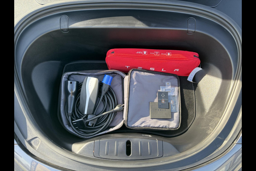 Tesla Model 3 Long Range AWD 75 kWh 2e Eigenaar,Autopilot,Panodak,Leder,360 Camera,Adaptive Cruise,NL Auto,N.A.P,Extra zomer banden,APK tot 09-2027