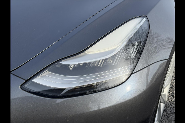 Tesla Model 3 Long Range AWD 75 kWh 2e Eigenaar,Autopilot,Panodak,Leder,360 Camera,Adaptive Cruise,NL Auto,N.A.P,Extra zomer banden,APK tot 09-2027