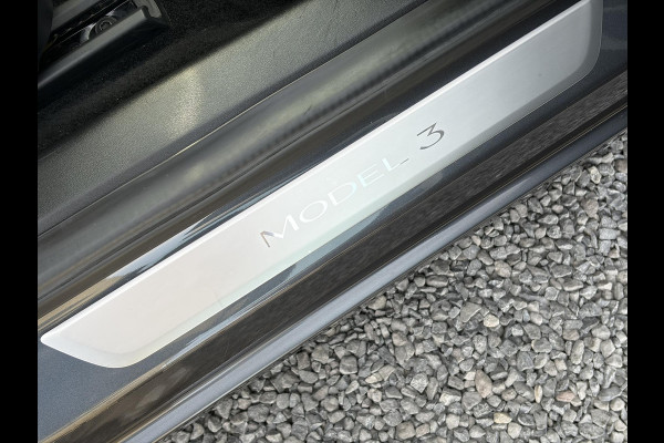 Tesla Model 3 Long Range AWD 75 kWh 2e Eigenaar,Autopilot,Panodak,Leder,360 Camera,Adaptive Cruise,NL Auto,N.A.P,Extra zomer banden,APK tot 09-2027