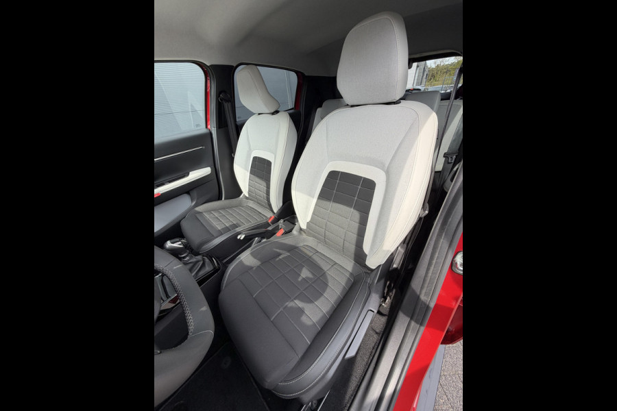 Citroën C3 100pk Max (Camera - LED - Automatische Airco - Navigatie - Parkeersensoren - Draadloos laden - Apple Carplay)