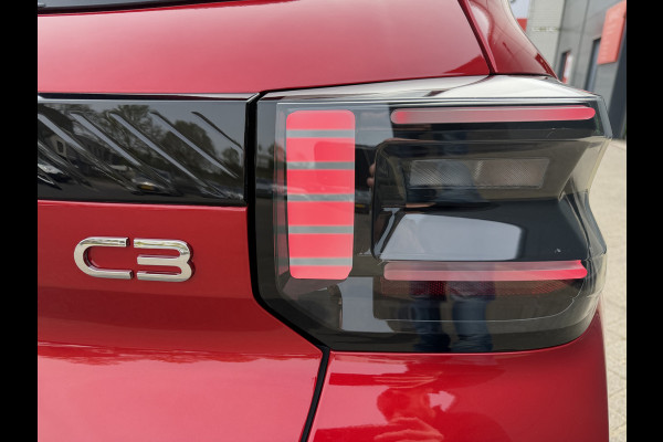 Citroën C3 100pk Max (Camera - LED - Automatische Airco - Navigatie - Parkeersensoren - Draadloos laden - Apple Carplay)