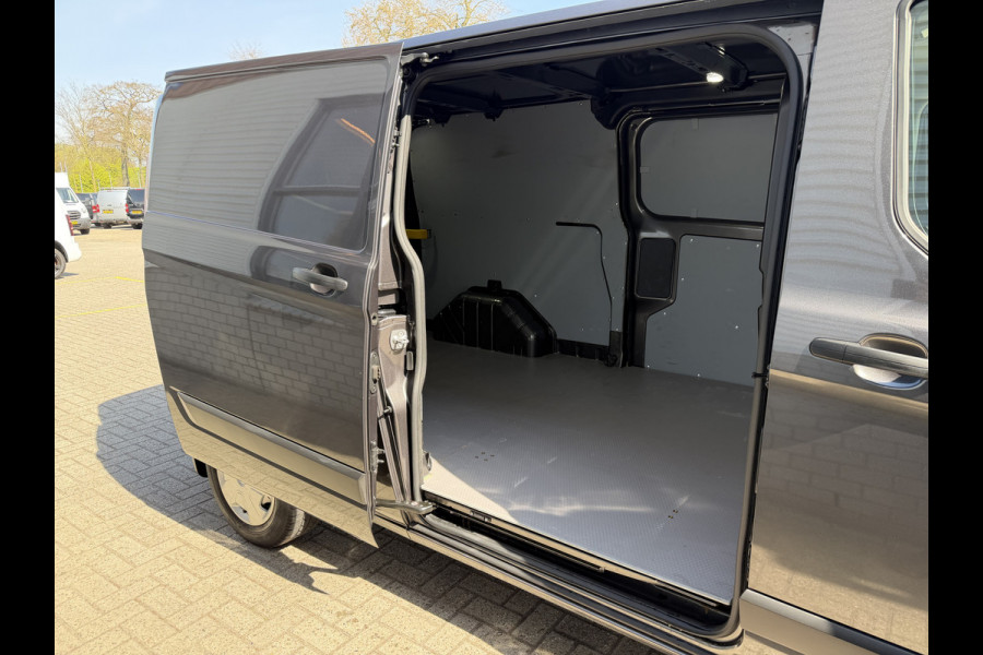 Ford Transit Custom 300 2.0 TDCI L2H1 Trend / vaste prijs rijklaar € 21.950 ex btw / dubbele schuifdeur / lease vanaf € 358 / airco / cruise / camera / pdc voor en achter / euro 6 / bpm vrij