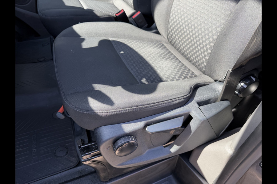 Ford Transit Custom 300 2.0 TDCI L2H1 Trend / vaste prijs rijklaar € 21.950 ex btw / dubbele schuifdeur / lease vanaf € 358 / airco / cruise / camera / pdc voor en achter / euro 6 / bpm vrij