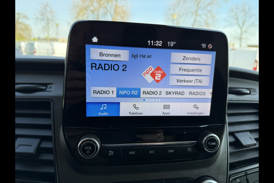 Ford Transit Custom 300 2.0 TDCI L2H1 Trend / vaste prijs rijklaar € 21.950 ex btw / dubbele schuifdeur / lease vanaf € 358 / airco / cruise / camera / pdc voor en achter / euro 6 / bpm vrij