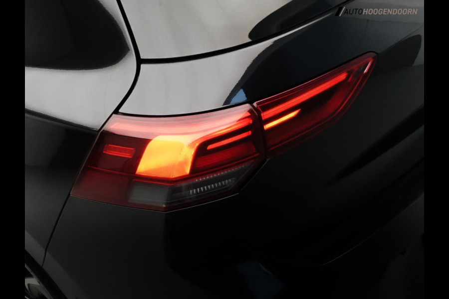 Volkswagen Golf 1.5 TSI Life Business Luxe (STUURVERWARMING,MEMORY,PANORAMA,ADAPTIVE CRUISE,SFEERVERLICHTING,CAMERA,TOPCONDITIE)