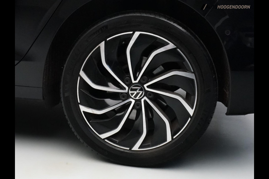 Volkswagen Golf 1.5 TSI Life Business Luxe (STUURVERWARMING,MEMORY,PANORAMA,ADAPTIVE CRUISE,SFEERVERLICHTING,CAMERA,TOPCONDITIE)