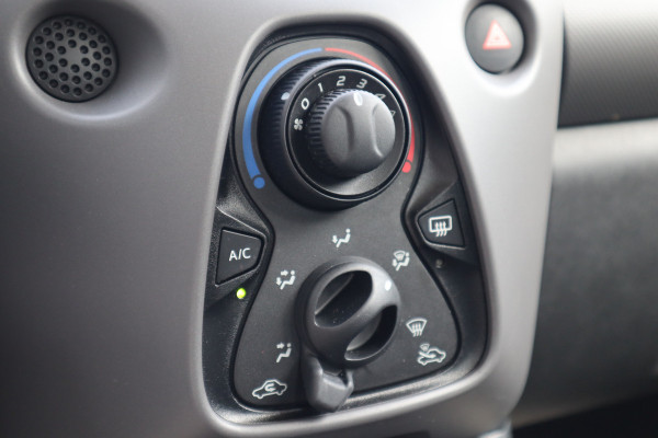 Peugeot 108 1.0 e-VTi Active | 5drs. | Bluetooth | Airco |