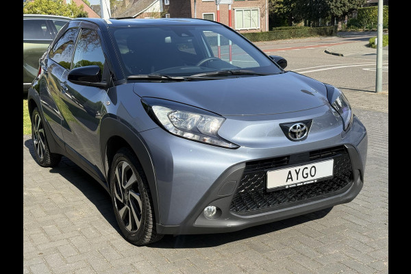 Toyota Aygo X 1.0 VVT-i S-CVT Automaat Pulse Bi-Tone | Stoelverwarming, Airconditioning, 17 inch, CarPlay, Adaptive cruise control