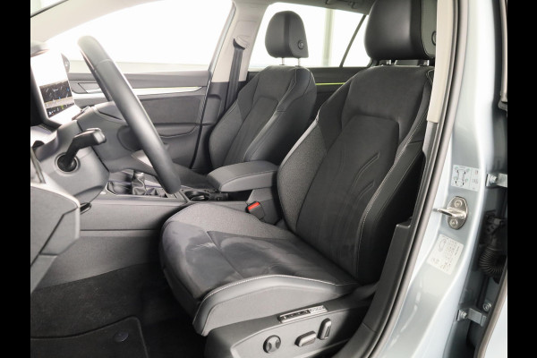 Volkswagen Golf variant Life Business 1.5 TSI 85 kW / 116 pk Variant 6 ver | Navigatie | Stoelverwarming | Carplay & Android auto | Parkeersensoren | Ergo stoelen |