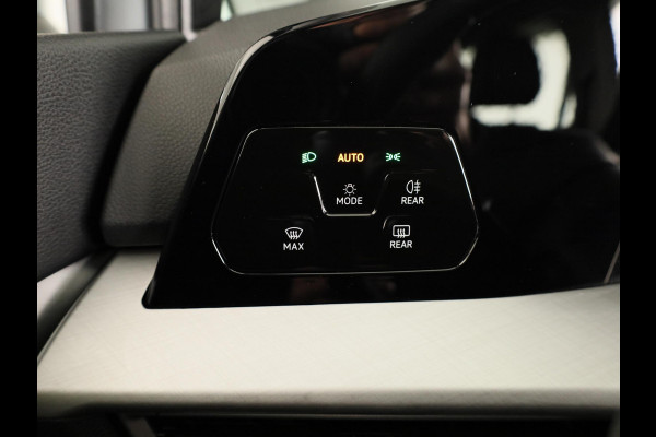 Volkswagen Golf variant Life Business 1.5 TSI 85 kW / 116 pk Variant 6 ver | Navigatie | Stoelverwarming | Carplay & Android auto | Parkeersensoren | Ergo stoelen |