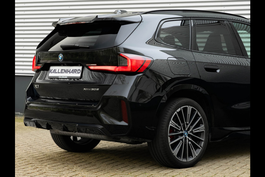 BMW X1 xDrive30e M-Sport Pro - M-Zetels - Full-Option - NP76.000