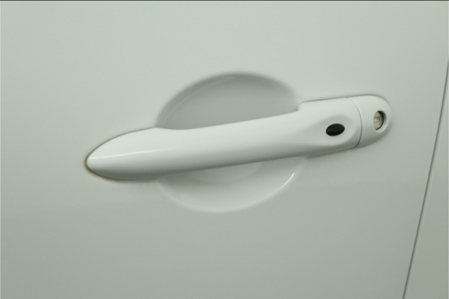 Renault Clio 0.9 TCe Limited Airco - Apple Carplay/Android Auto - Cruise Control - Keyless Entry - Navigatie - Virena Verzekerheids €895,-