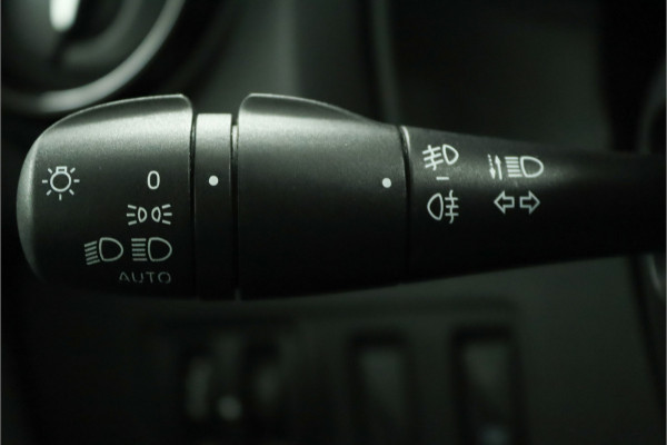 Renault Clio 0.9 TCe Limited Airco - Apple Carplay/Android Auto - Cruise Control - Keyless Entry - Navigatie - Virena Verzekerheids €895,-