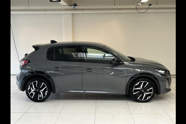 Peugeot 208 1.2 Hybrid 110 e-DCS6 GT Vision en navigation pack, Drive assist plus pack, Gris Selenium metaallak.