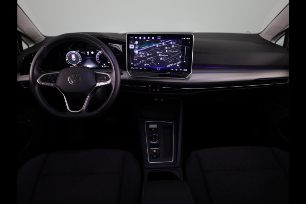 Volkswagen Golf 1.5 eHybrid Life Edition | Achteruitrijcamera | Navigatie | Carplay & Android Auto |