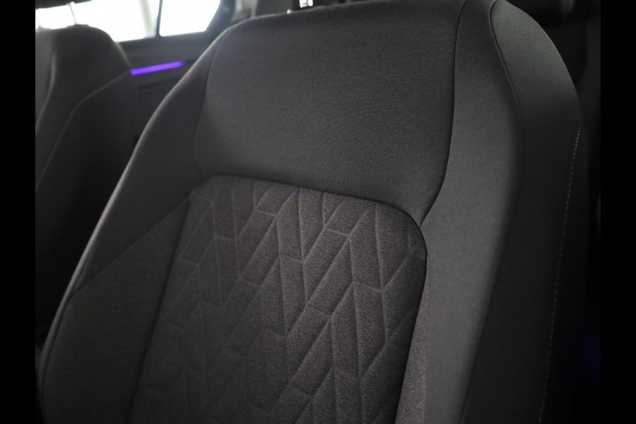 Volkswagen Golf 1.5 eHybrid Life Edition | Achteruitrijcamera | Navigatie | Carplay & Android Auto |