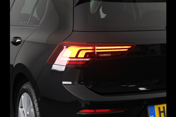 Volkswagen Golf 1.5 eHybrid Life Edition | Achteruitrijcamera | Navigatie | Carplay & Android Auto |