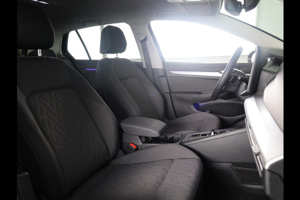 Volkswagen Golf 1.5 eHybrid Life Edition | Achteruitrijcamera | Navigatie | Carplay & Android Auto |