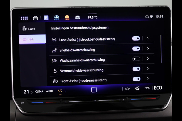 Volkswagen Golf 1.5 eHybrid Life Edition | Achteruitrijcamera | Navigatie | Carplay & Android Auto |