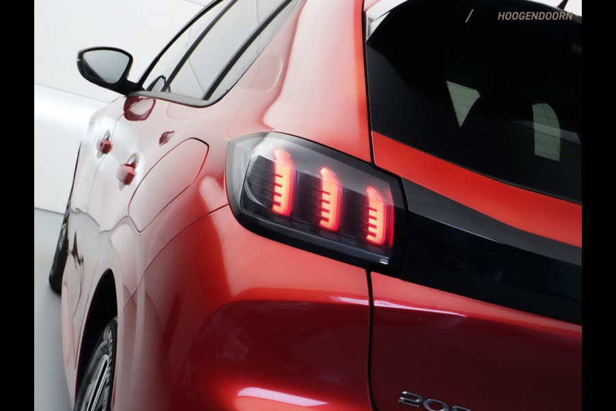 Peugeot 208 1.2 PureTech Allure Sport (ACHTERUITRIJCAMERA,APPLE CARPLAY,L.M. VELGEN,LED,LANE ASSIST,CRUISE CONTROL,TOPCONDITIE)